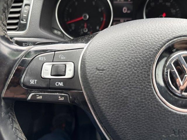 2017 Volkswagen Passat R-Line w/Comfort Pkg Auto