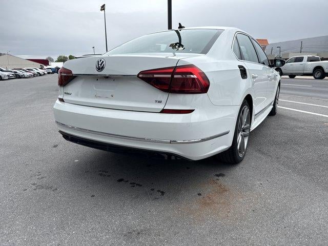 2017 Volkswagen Passat R-Line w/Comfort Pkg Auto