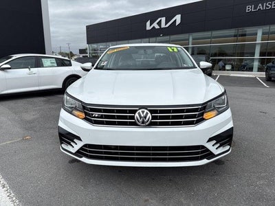 2017 Volkswagen Passat R-Line w/Comfort Pkg Auto
