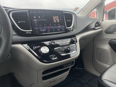 2024 Chrysler Pacifica Touring L FWD