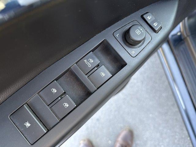 2012 Chevrolet Captiva Sport Fleet AWD 4dr LTZ