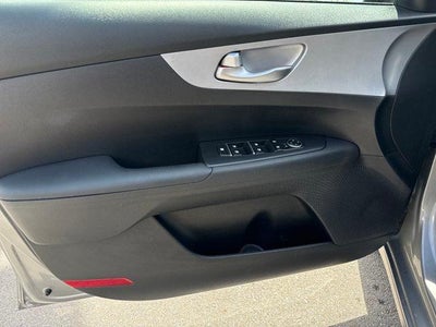 2024 Kia Forte LXS IVT