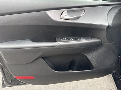 2023 Kia Forte LXS IVT