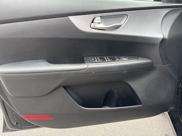 2023 Kia Forte LXS IVT