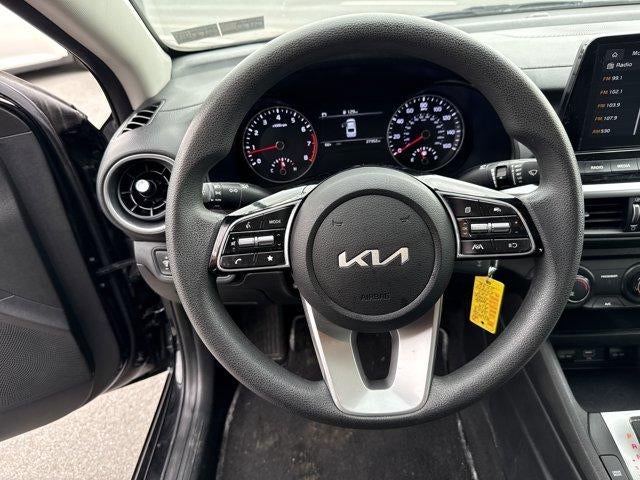 2023 Kia Forte LXS IVT