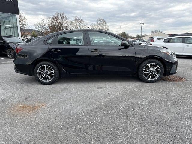 2023 Kia Forte LXS IVT