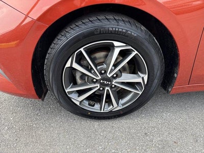 2023 Kia Forte LXS IVT