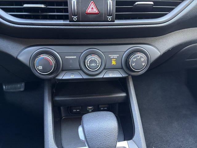 2023 Kia Forte LXS IVT