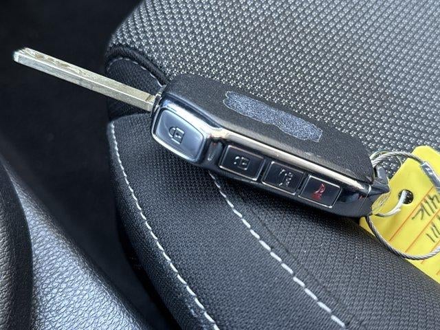 2023 Kia Forte LXS IVT