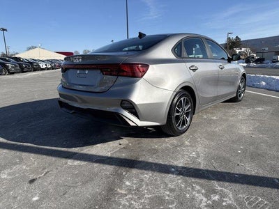 2023 Kia Forte LXS IVT