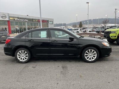 2013 Chrysler 200 4dr Sdn Touring