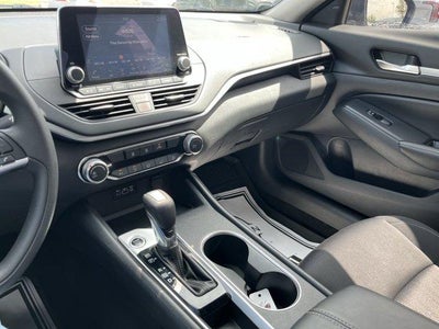 2022 Nissan Altima 2.5 SV Sedan