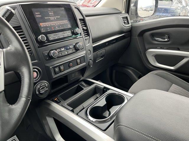 2024 Nissan Titan 4x4 Crew Cab SV