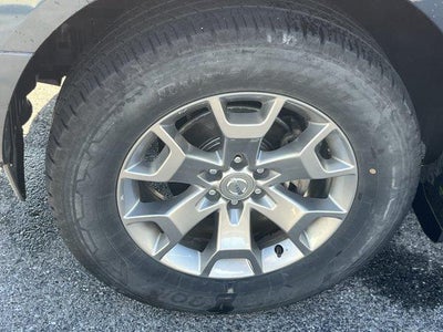 2021 Nissan Frontier Crew Cab 4x4 SV Auto