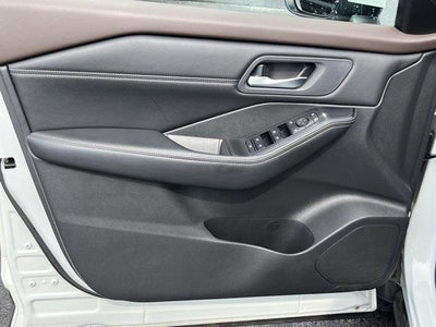 2023 Nissan Rogue AWD SV *Ltd Avail*