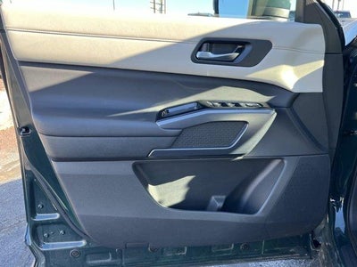 2023 Nissan Pathfinder SL 4WD