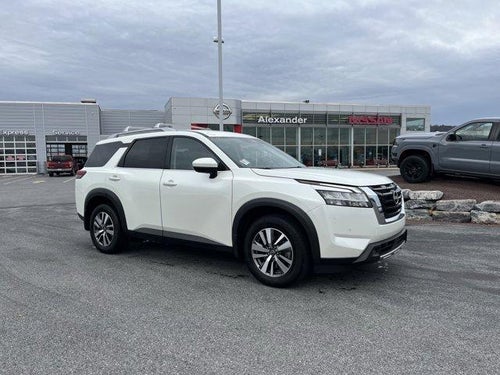 2023 Nissan Pathfinder SL 4WD