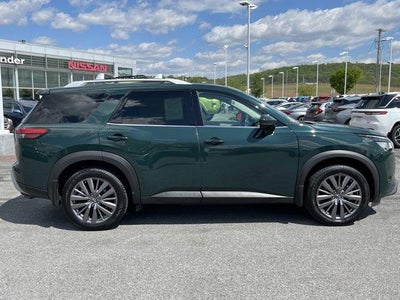 2023 Nissan Pathfinder SL 4WD