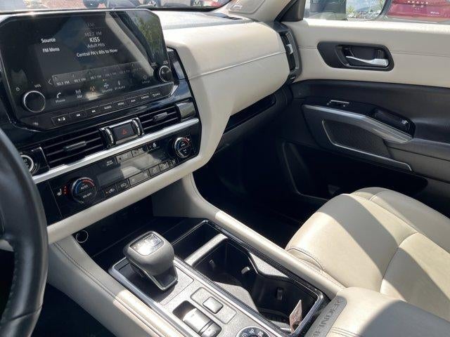 2023 Nissan Pathfinder SL 4WD