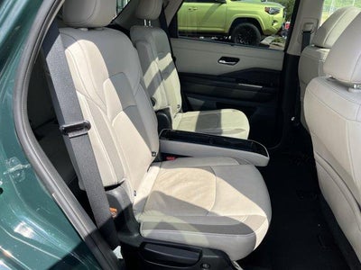 2023 Nissan Pathfinder SL 4WD