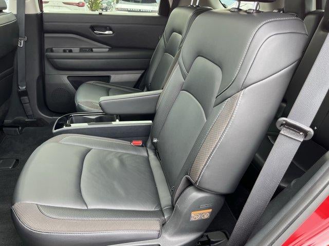 2024 Nissan Pathfinder SL 4WD