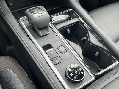 2024 Nissan Pathfinder SL 4WD