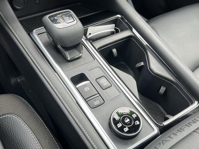 2024 Nissan Pathfinder SL 4WD