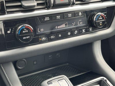 2024 Nissan Pathfinder SL 4WD