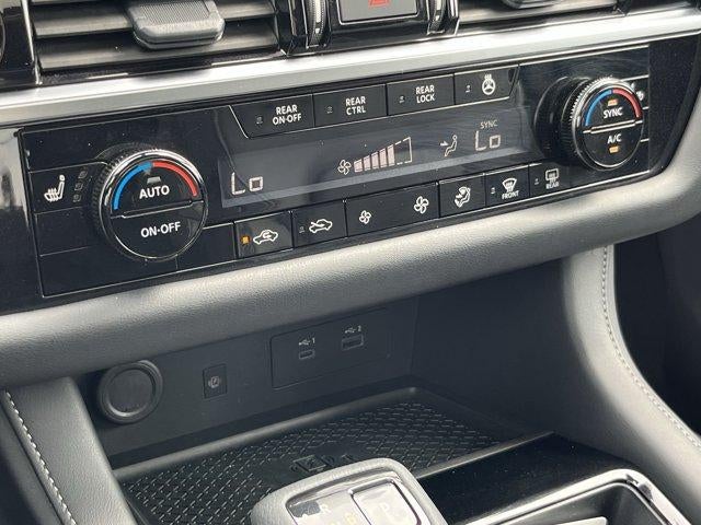 2024 Nissan Pathfinder SL 4WD