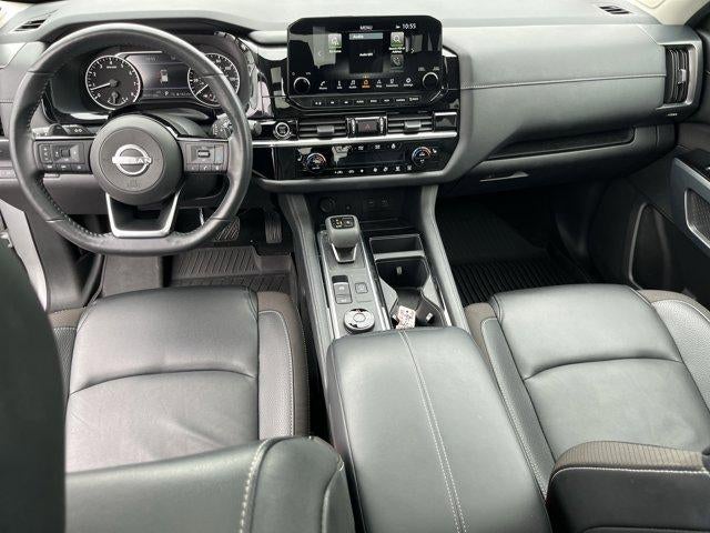 2023 Nissan Pathfinder SL 4WD
