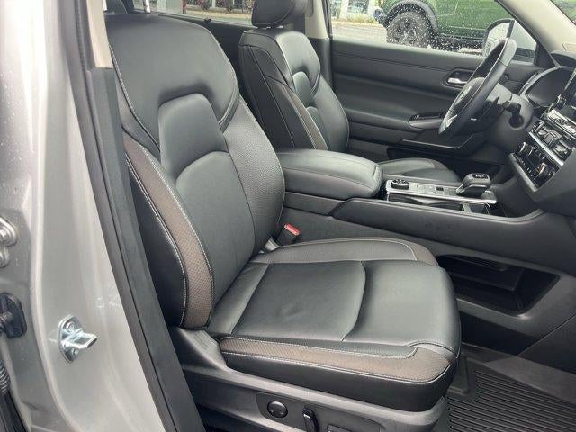 2023 Nissan Pathfinder SL 4WD