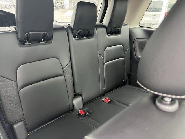 2023 Nissan Pathfinder SL 4WD