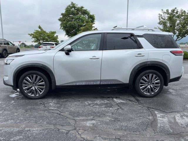 2023 Nissan Pathfinder SL 4WD