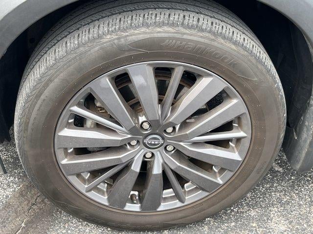 2023 Nissan Pathfinder SL 4WD