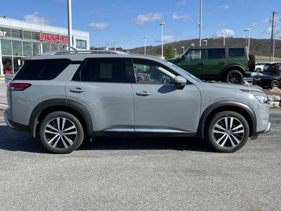 2023 Nissan Pathfinder Platinum 4WD
