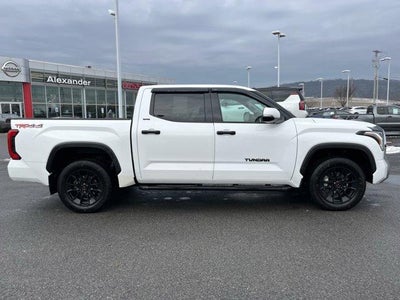 2023 Toyota Tundra 4WD 4WD SR5 CrewMax 5.5' Bed (SE)