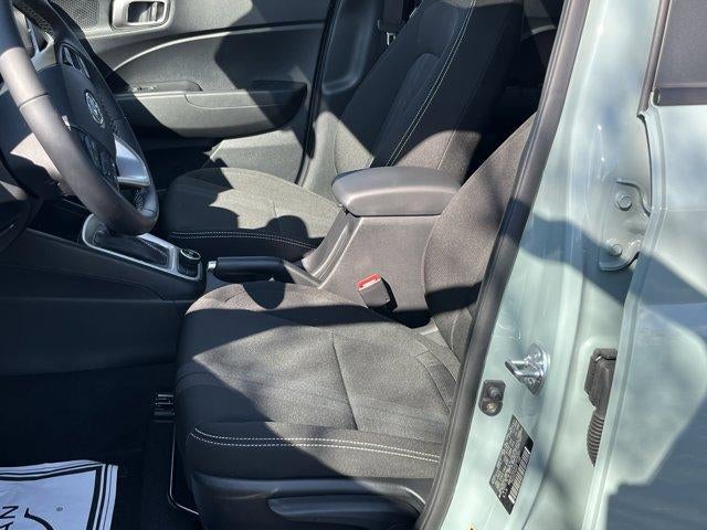 2025 Hyundai VENUE SEL IVT