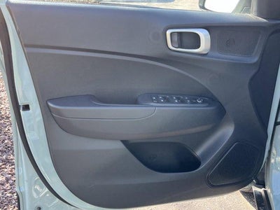 2025 Hyundai VENUE SEL IVT