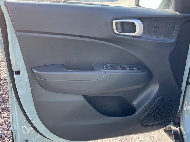 2025 Hyundai VENUE SEL IVT