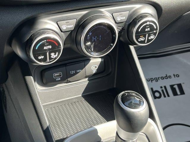 2025 Hyundai VENUE SEL IVT