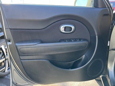 2019 Kia Soul + Auto