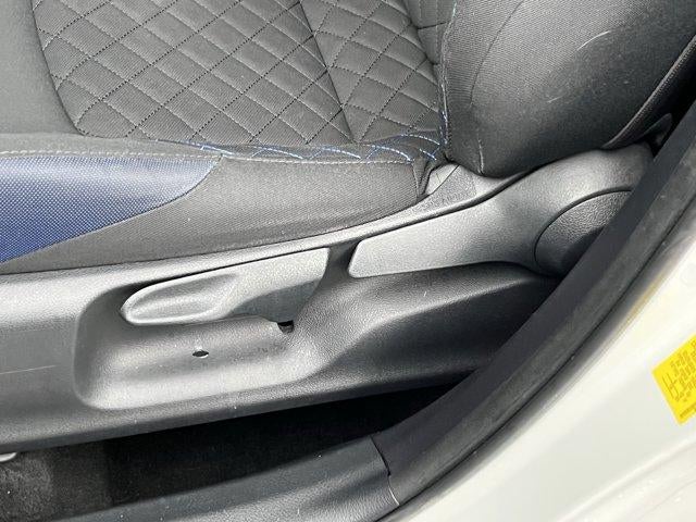 2020 Toyota C-HR XLE FWD (Natl)