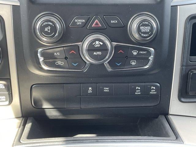2017 RAM 1500 Big Horn 4x4 Crew Cab 6'4" Box