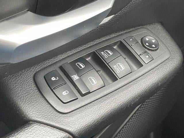 2021 RAM 1500 Big Horn 4x4 Crew Cab 5'7" Box