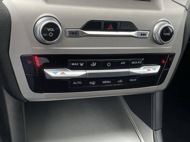 2023 Ford Explorer XLT 4WD
