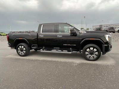 2025 GMC Sierra 2500 HD Crew Cab Standard Box 4-Wheel Drive Denali