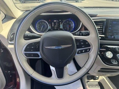 2017 Chrysler Pacifica Limited FWD