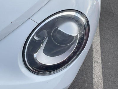 2014 Volkswagen Beetle 2dr DSG 2.0T Turbo R-Line PZEV