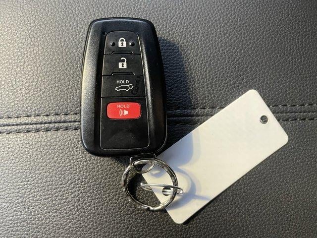 2023 Toyota RAV4 Hybrid XSE AWD (Natl)