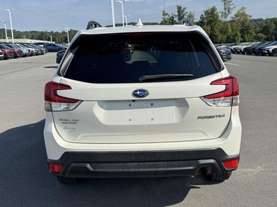 2022 Subaru Forester Premium CVT